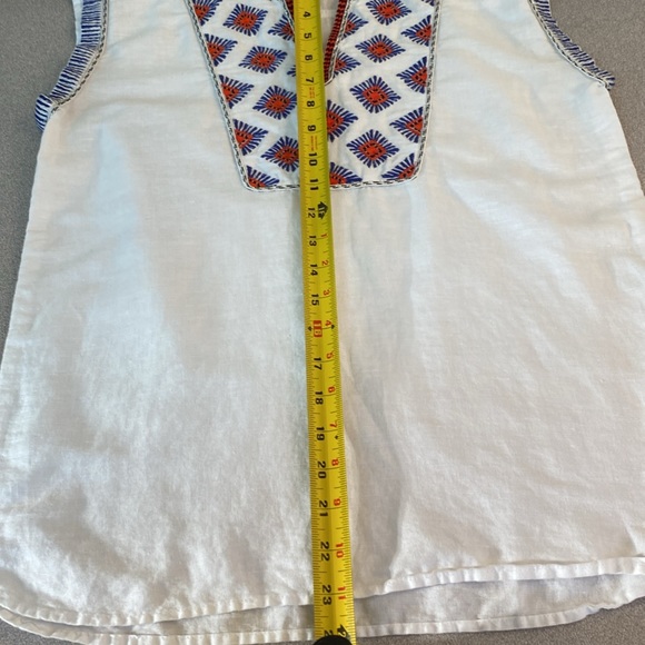 J Crew - Ladies sleeveless blouse. Size 2 - Picture 4 of 11